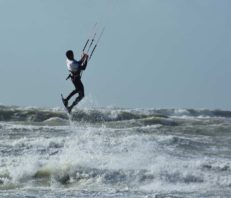 Quand le skysurfeur joue avec la force du vent