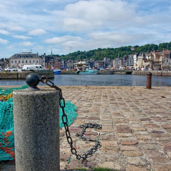 Sur le quai à Honfleur